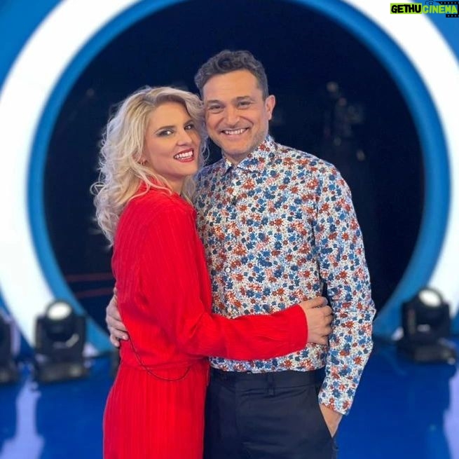 Marilena Radou - 1.6K Likes - Οι άνθρωποι δεν σταματούν να παίζουνε επειδή γερνάνε. Γερνάνε επειδή σταματούν να παίζουνε.
Oliver W. Holmes
Αμερικανός συγγραφέας (1809-1894)
🙏
@yorgoskaramihos
❤️
#smile #friends #actors #happiness #tvshow #game #pestileksi #pestilexi #makeup @aphromisiakouli #hairstyle @giannistsianakas #guestdirector @dimitravourdouka