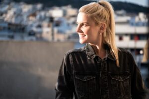 Marilena Radou Instagram - Το έργο κάθε ανθρώπου, 
είτε πρόκειται για λογοτεχνία 
είτε μουσική είτε ζωγραφική είτε αρχιτεκτονική 
είτε οτιδήποτε άλλο, 
είναι πάντα ένα πορτραίτο του εαυτού του.
Σάμουελ Μπάτλερ , 1835-1902, Άγγλος συγγραφέας
#portrait #rainbow #afterrain #woman #face #smile #thoughts #mind