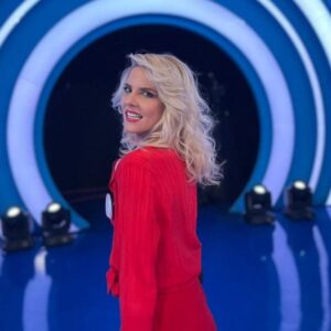 Marilena Radou Instagram - Οι άνθρωποι δεν σταματούν να παίζουνε επειδή γερνάνε. Γερνάνε επειδή σταματούν να παίζουνε.
Oliver W. Holmes
Αμερικανός συγγραφέας (1809-1894)
🙏
@yorgoskaramihos
❤️
#smile #friends #actors #happiness #tvshow #game #pestileksi #pestilexi #makeup @aphromisiakouli #hairstyle @giannistsianakas #guestdirector @dimitravourdouka