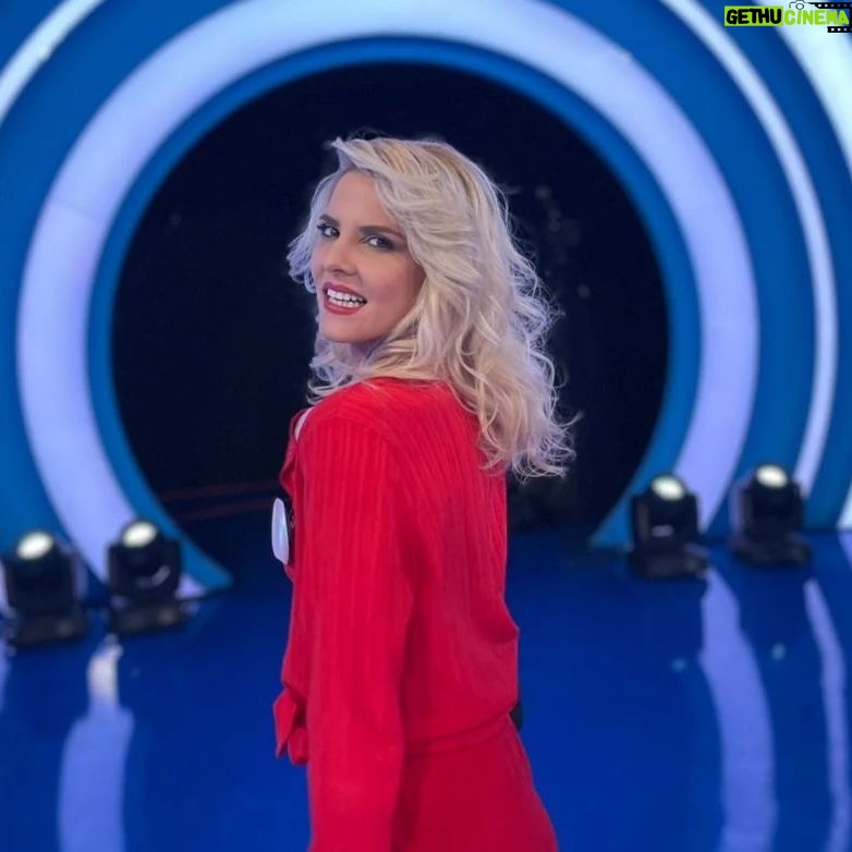 Marilena Radou - 1.6K Likes - Οι άνθρωποι δεν σταματούν να παίζουνε επειδή γερνάνε. Γερνάνε επειδή σταματούν να παίζουνε.
Oliver W. Holmes
Αμερικανός συγγραφέας (1809-1894)
🙏
@yorgoskaramihos
❤️
#smile #friends #actors #happiness #tvshow #game #pestileksi #pestilexi #makeup @aphromisiakouli #hairstyle @giannistsianakas #guestdirector @dimitravourdouka