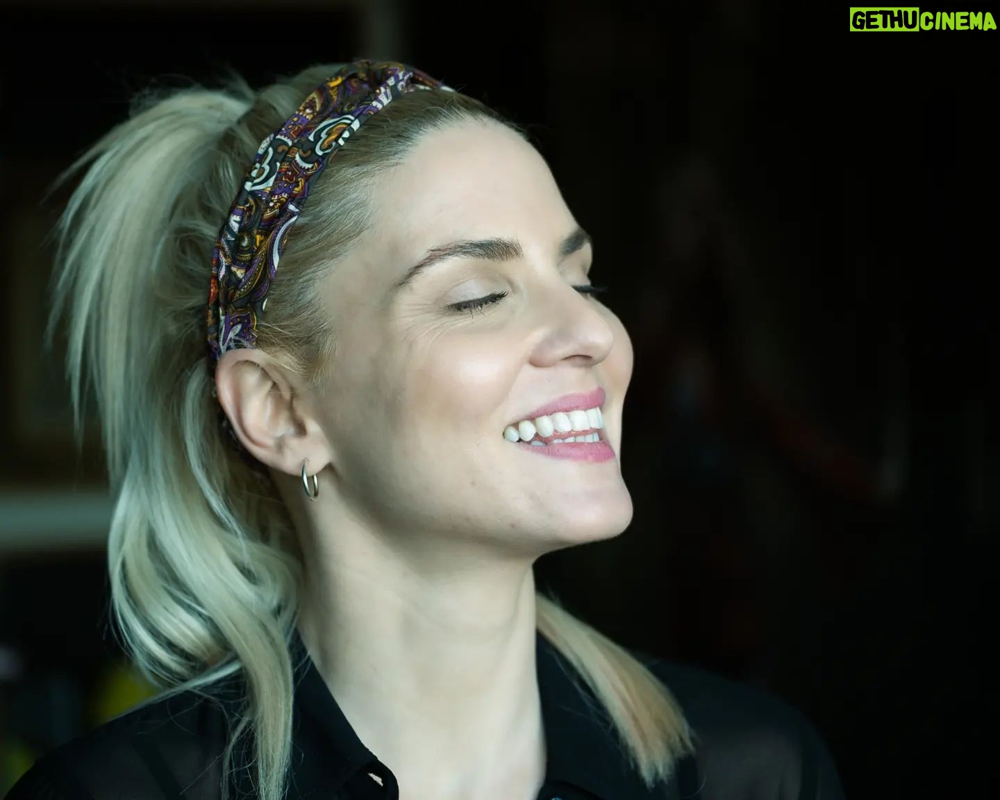 Marilena Radou - 1.7K Likes - Ένα πράγμα πρέπει να έχει κανείς: Είτε μια ψυχή που είναι εκ φύσεως χαρούμενη είτε μια ψυχή που την κάνει χαρούμενη η δουλειά, η αγάπη, η τέχνη και η γνώση.
Φρήντριχ Νίτσε
Γερμανός φιλόσοφος (1844-1900)
#real #me #face #portrait #actress #mood #photography @hippocratesb