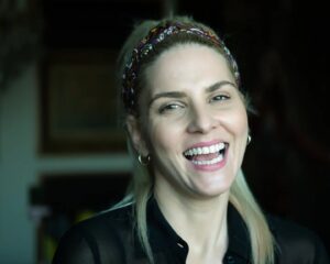 Marilena Radou Instagram - Ένα πράγμα πρέπει να έχει κανείς: Είτε μια ψυχή που είναι εκ φύσεως χαρούμενη είτε μια ψυχή που την κάνει χαρούμενη η δουλειά, η αγάπη, η τέχνη και η γνώση.
Φρήντριχ Νίτσε
Γερμανός φιλόσοφος (1844-1900)
#real #me #face #portrait #actress #mood #photography @hippocratesb