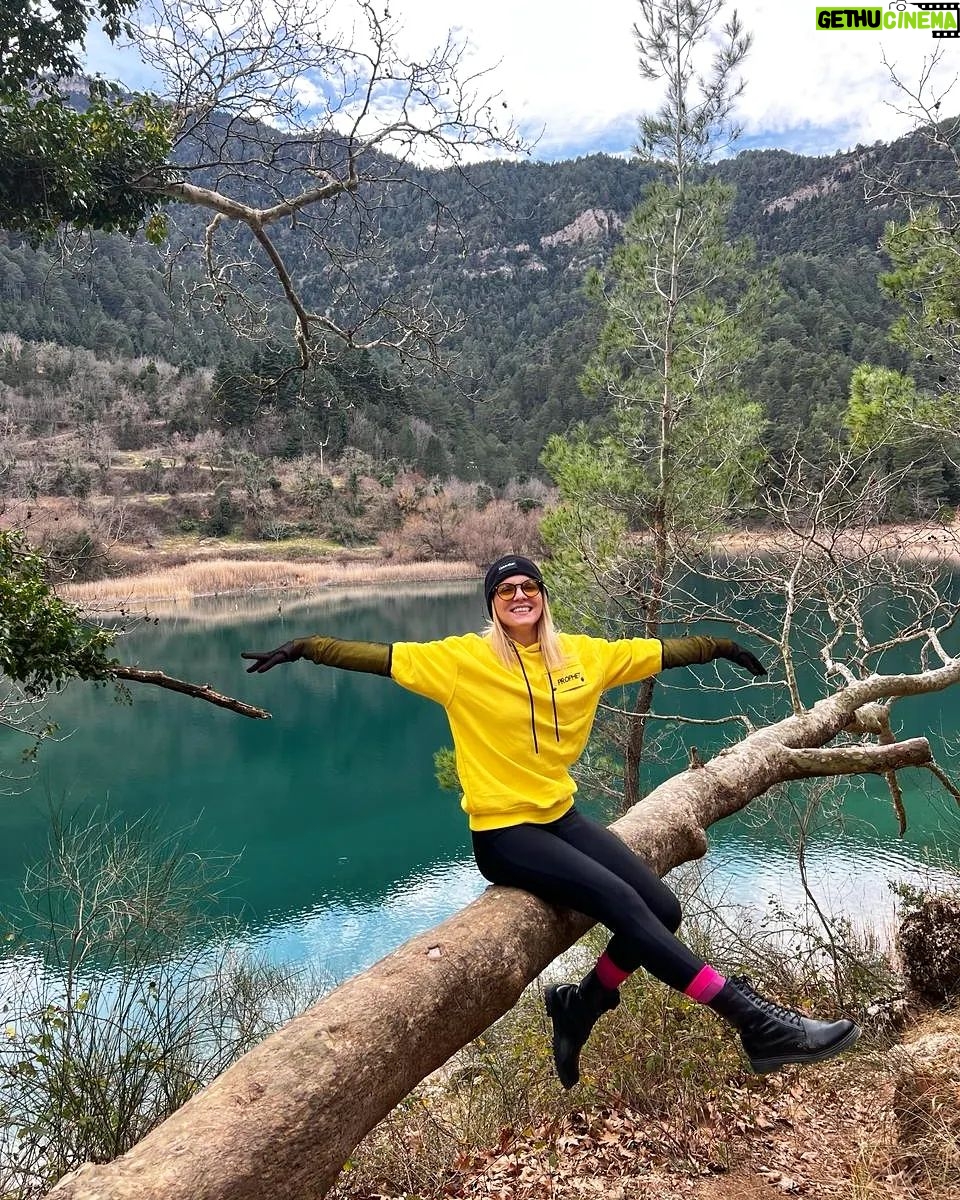 Marilena Radou - 1.8K Likes - Το ταξίδι, όπως και η αγάπη, εκφράζει μια απόπειρα να μετατρέψουμε το όνειρο σε πραγματικότητα.
Alain de Botton
Ελβετός συγγραφέας
#travel #greece #friendship #girls #lake #nature #tsivlou #sunday #smile #colours