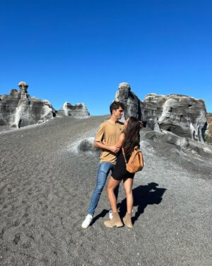 Marina Valdés Instagram - Hagámonos de todo menos falta ✨❤️ felices 32 persona favorita en cualquier rincón del mundo mundial 🌍