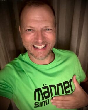 Mario Barth Instagram - Die neuen Shirts zum neuen Programm sind da! Der Vorverkauf startet am 04.05. was glaubt ihr, wie heißt das neue Programm?