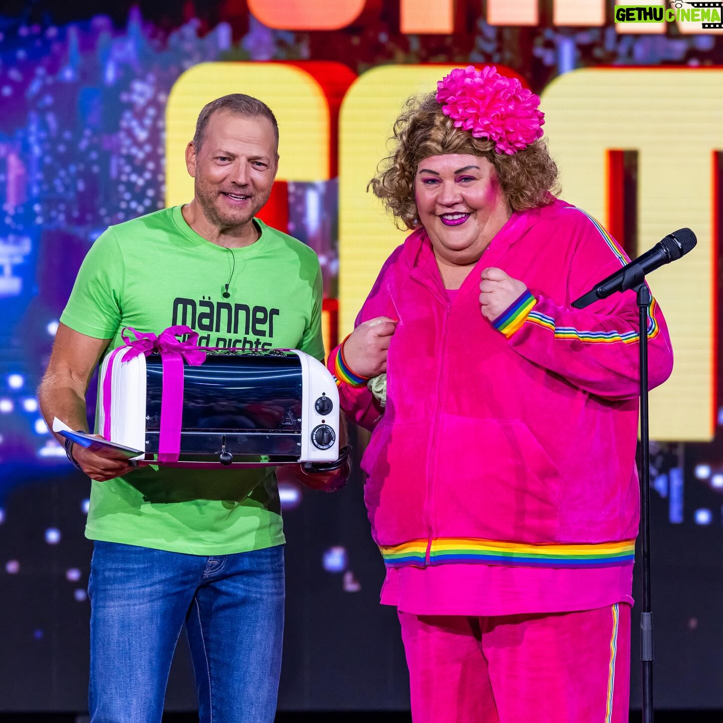 Mario Barth - 3.3K Likes - TV-Premiere von den Größten Stars der Comedy! ✨ jetzt bei RTL. Wie findet ihr es? Freue mich auf eine mega Comedy-Legende gleich.