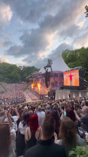 Mario Barth Instagram - Hallo Berlin! 🔥 22.000 Faninin und Fans in der Waldbühne. AUSVERKAUFT! Das wird ein geiler Abend. #männersindfrauen #waldbühne #berlin