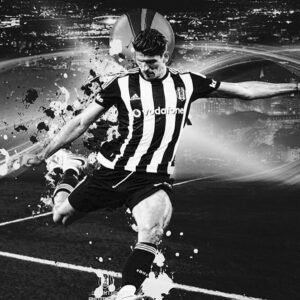 Mario Gomez Instagram - Vamos⚪️⚫️
#gameday #bjk #karakartal #blackeagle #moscow #istanbul