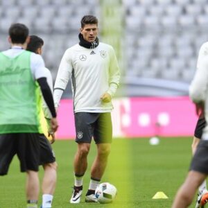 Mario Gomez Instagram - Matchday! ⚽️ Focus on Italy ... #dfb #diemannschaft #gerita #win #munich #allianzarena #alteheimat