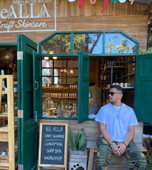 Mario Lawalata Instagram - OOTC การแต่งกายของชาวเชียงใหม่

All📸 by: Asha @oscarlawalata 🤍