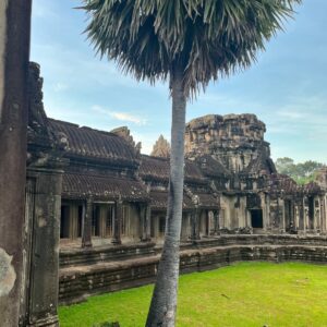 Mario Lawalata Instagram - UNESCO World Heritage #angkorwat #cambodia🇰🇭 #4amwakeup #blessedtoseethis