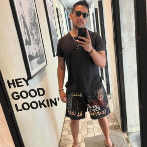 Mario Lawalata Instagram - 🧔🏽‍♂️💃🏻🕺🏻🎶🫶🏽 #lovethissong #lovemaself #thankyou2023 #imajesusproperty #dec2023☀️

*watch out with the 🚩 #LoL