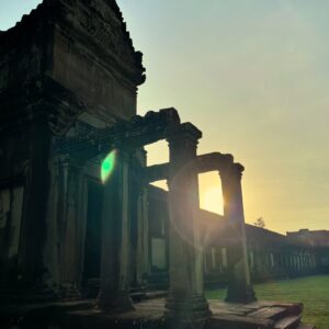 Mario Lawalata Instagram - UNESCO World Heritage #angkorwat #cambodia🇰🇭 #4amwakeup #blessedtoseethis