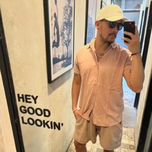 Mario Lawalata Instagram - 🧔🏽‍♂️💃🏻🕺🏻🎶🫶🏽 #lovethissong #lovemaself #thankyou2023 #imajesusproperty #dec2023☀️

*watch out with the 🚩 #LoL