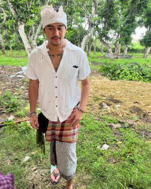 Mario Lawalata Instagram - Pak mangku.. dirimu 😋🤭 #astungkara🙏