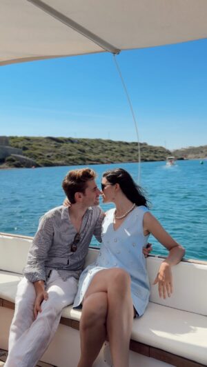 Mario Marzo Instagram - Hay que recordar querer a la pareja 🥹

Nada como pasar una noche a solas para echar de menos a los monstruitos y para recordarnos que sí que nos queremos… es que tener mellizos es muy estresante 🤣

Quererse en pareja a pesar de las dificultades que traen los hijos es un acto resistencia. Las dificultades y tensiones son inevitables, pero también son una oportunidad para fortalecer el vínculo y crecer juntos. Al final, el amor que compartimos no es egoísta, es el mayor regalo que podemos dar a nuestros hijos ❤️

Mucho ánimo, parejas!!