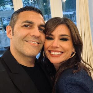 Mario de la Rosa Instagram - ♦️
Hay noches que empiezan tan bien como terminan.
Con grandes amigos (maravillosos compañeros de camino) y nuevos conocidos que te hacen crecer;
compartiendo cátedras, opiniones y sonrisas.
Entre exquisiteces y elixires varios, saboreando…
Y con el broche final de poder saludar 
( e inmortalizar el momento) al líder de mi culto.

Gracias a @tapasmagazine por tan entrañable velada,
un placer formar parte de vuestra causa y enhorabuena a @rasmusmunkalchemist por el merecido premio.

🪡 Vestido por @mango_man