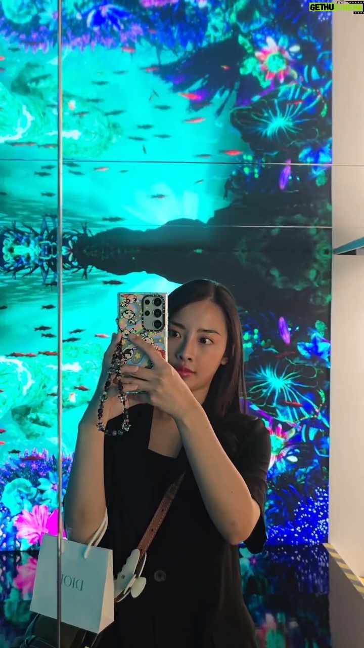 Maripha Siripool - 3 Likes - ใครมาเที่ยวเกาหลี อย่าลืมแวะไป Dior POP-UP STORE ในงานมีแต่สิ่งดีๆที่คุณคู่ควร งานดี ได้น้ำหอมฟรีด้วย 💯🇰🇷😂🤣😳
#อปป้าเกาหลี #อปป้า #เที่ยวเกาหลี #여행vlog #รีวิว #เกาหลีเกาใจ #เกาหลี #น้ำหอม #dior #diorbeauty #perfume #CapCut #popupstore #diorpopupstore #เที่ยวเกาหลี #เที่ยวเกาหลีด้วยตัวเอง #คนไทยในเกาหลี #รีวิวบิวตี้ #tiktokbeauty #fyp #longervideos #ป้ายยา #แจกพิกัด #ใช้ดีบอกต่อ