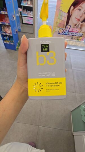 Maripha Siripool Instagram - 📌ป้ายยา โลชั่นผิวขาวใส ไนอะซินาไมด์ วิตซี🍋✨️ กู้ชีพข้อศอก หัวเข่า ดำๆ ด้านๆเลยแกร 😍💯🇰🇷

#รีวิวของดีบอกต่อ #ป้ายยา #แจกพิกัด #올리브영 #oliveyoung #bclinicx #비클리닉스 #ผิวขาวใส #ผิวขางกระจ่างใส #ข้อศอกดํา #หัวเข่าดํา #ครีมทาผิวขาว #วิตมินซี #ไนอะซินาไมด์ #รีวิวเกาหลี #รีวิวบิวตี้ #เกาหลีเกาใจ #รีวิวของดีบอกต่อ #สกินแคร์เกาหลี #รีวิวสกินแคร์ที่ใช้ #รีวิวสกินแคร์เกาหลี #โลชั่น #brighteninglotion #โลชั่นผิวขาว