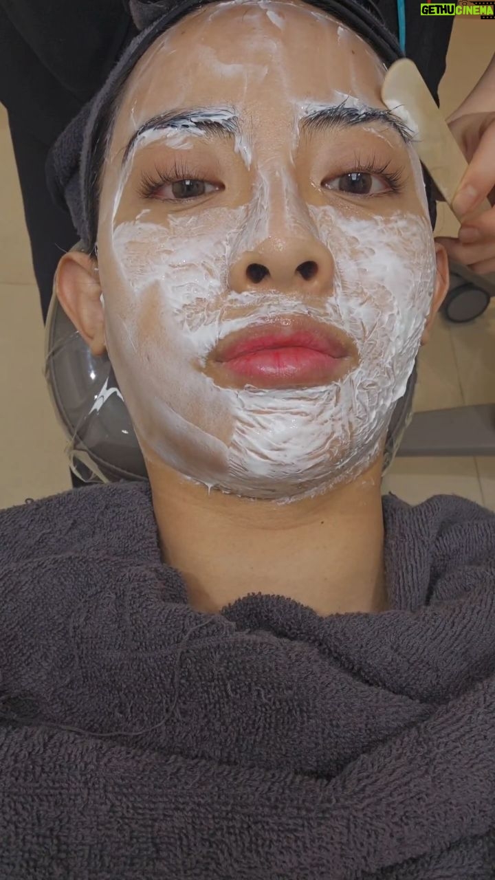 Maripha Siripool - 3 Likes - 📌แจกพิกัด ทำอัลเทอร่าเกาหลีคนหน้าเหี่ยวต้องลอง ราคาดีมาก! ดูเด็กลงจริง✨️💕🇰🇷 😍💖
#เกาหลีเกาใจ #หน้าเหี่ยว #อัลเทอร่า
#ultherapy #ulthera #เทนเซร่า #บาโนบากิ #หัตถการเกาหลี #หัตถการ #เที่ยวเกาหลี #คลินิกเกาหลี #รีวิวเกาหลี #ยกกระชับ #ยกกระชับใบหน้า #หน้าห้อย #ผิวหย่อนคล้อย #banobagi #คลินิกย่านกังนัม #หัตถการที่ทํา #ป้ายยา #ป้ายยาเก่ง #ใช้ดีบอกต่อ #wawamaripha #คนไทยในเกาหลีใต้ #คนไทยในเกาหลี #fyp #คลินิกเสริมความงาม