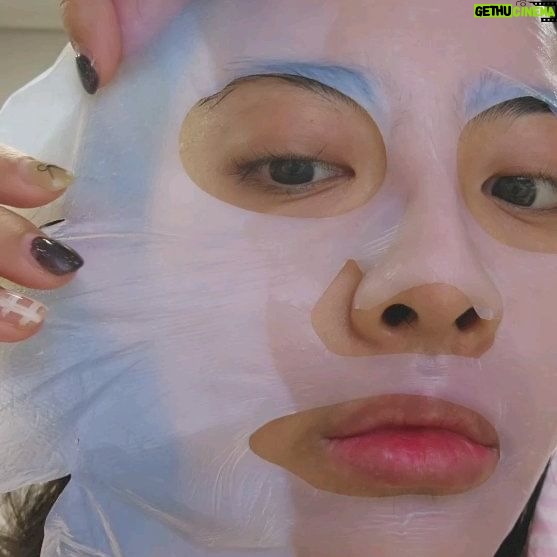 Maripha Siripool - 83 Likes - 📌ป้ายยา มาส์กหน้าเอ็กโซโซม🇰🇷 ผิวเนียนละเอียด ขาวผ่อง ผิวปังมาก✨️💖🎉
#รีวิวเกาหลี #รีวิวบิวตี้ #ป้ายยา #ใช้ดีบอกต่อ #fyp #โอลีฟยัง #ยอนนัมดง #ฮงแด #syrs #korenskincare #เกาหลีเกาใจ #เกาหลี #wawamaripha #เอ็กโซโซม #มาส์หน้าใส #เอ็กโซโซมสกินบูสเตอร์ #มาส์หน้าเกาหลี #시르즈 #สกินแคร์ #สกินแคร์เกาหลี #บาล์มล้างเครื่องสําอาง #ผิวฉ่ําวาว #เกาหลีใต้