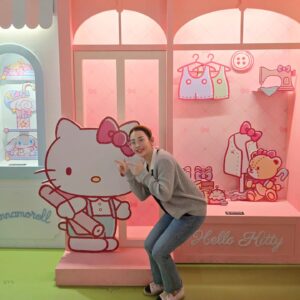 Maripha Siripool Instagram - 💖50th Year Anniversary to คุณป้าคิตตี้ค่ะ💕✨️💯 

#50thyearanniversaryhellokitty #50thyearanniversary #hellokitty #sanrio #seoul #ddp #산리오 #헬로키티 #ซานริโอ้ #คิตตี้ #รีวิวเกาหลี #เกาหลีเกาใจ