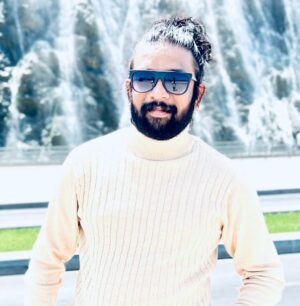 Maris Vijay Instagram - "You'll miss the best things if you keep your eyes shut."#mountains #london #chilling #music #musician @marisvijayofficial @marisvijayfanpage @mmuzikofficial  @trinity_waves_studio #model #conposer #travel #uk #orchestra #waterfall