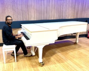 Maris Vijay Instagram - "Let your life be a white piano, each key representing a moment of possibility. Play your own melody, embrace the highs and lows, and create a masterpiece that resonates with your soul."#piano #pianoforte #pianoforte #painoflove #whitepiano #pianosolo #grandpiano #pianoplayer #painoflove💔 @marisvijayofficial @marisvijayfanpage @mmuzikofficial @trinity_waves_studio #music #conposer #studio #orcherstra #musicproducer #musicproduction #pianogram