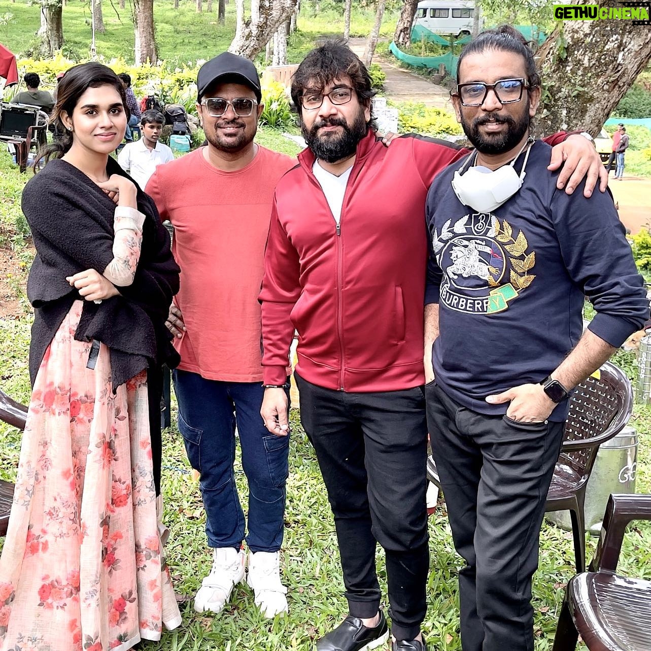 Maris Vijay - 36.3K Likes - Thank You Master @sherif_choreographer on song shot for VattaKhanal @marisvijayofficial @meenakshi_govindarajann @meenakshigovindarajanfc @meenakshi_govindarajan_lovezz @marisvijayfanpage @mmuzikofficial @trinity_waves_studio #songs #kollywood #kollywoodcinema #kollywoodactress #kollywoodactress #tamilcinema #tamilactress #tamilsong #lovesongs #loveyourself #melody #dance #dancereels #dancer