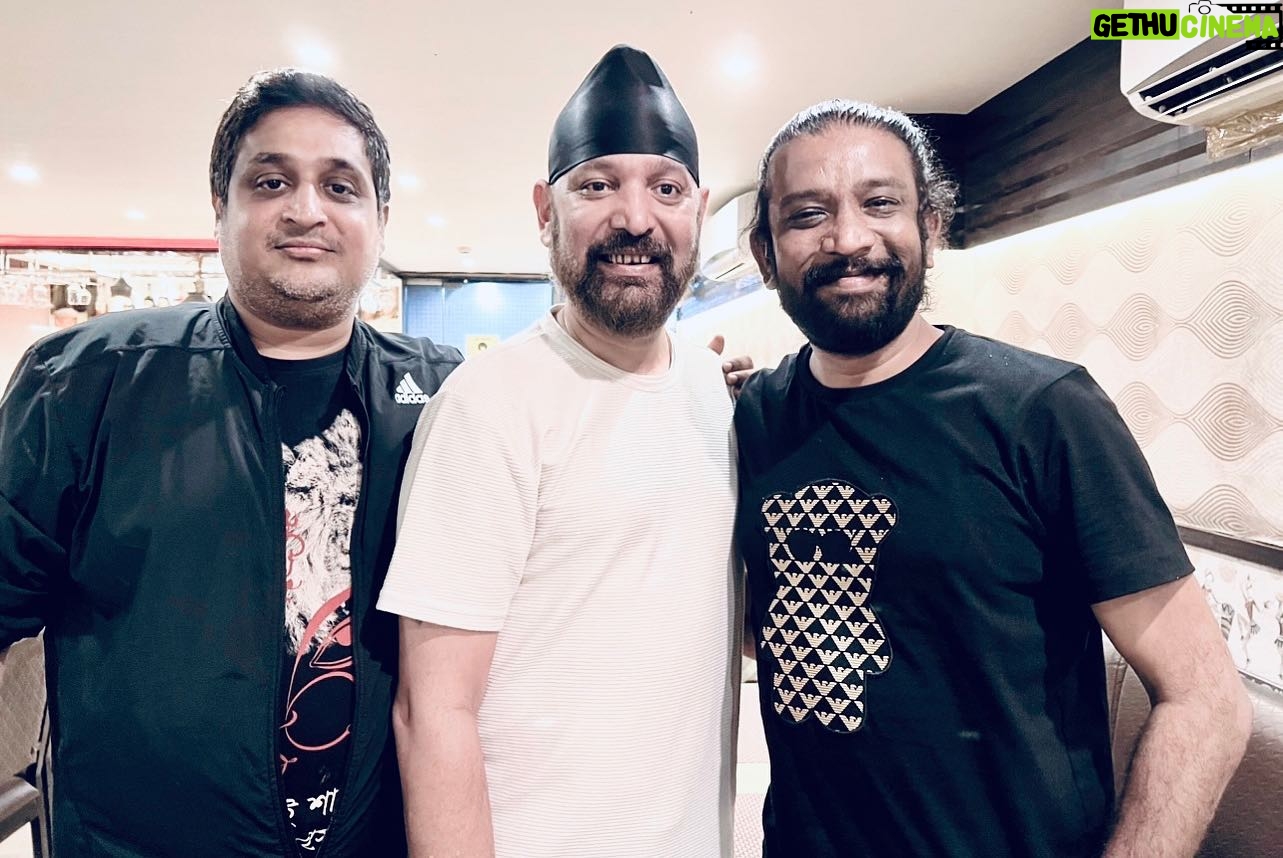 Maris Vijay - 29.4K Likes - Throwback with top most editor in Bollywood Bunty Nagi Sir with my Macha Avik @bunty_nagi @singleboot @marisvijayofficial @mmuzikofficial @trinity_waves_studio @marisvijayfanpage #editor #editorial #flimedits #bollywoodedits #cinematography #bollywood #bollywoodsongs #singh #punjabisongs #punjab #punjabi #editor #bollywoodedits #movieedits #editing #edits #colorgrading #colorado #di #digitalart #music #musician #musicvideo