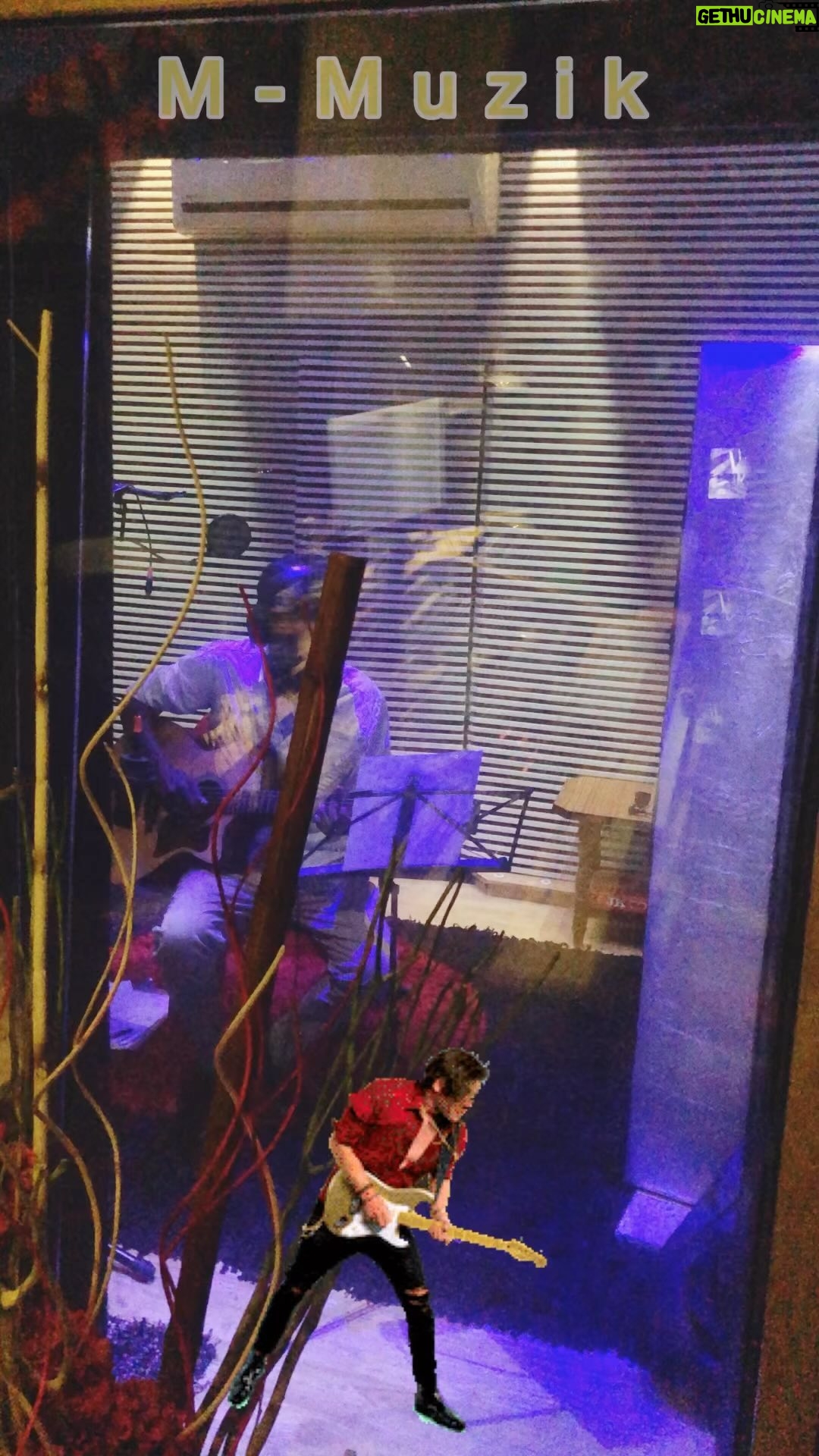 Maris Vijay - 5.5K Likes - @trinity_waves_studio @mmuzikofficial @marisvijayofficial @savanieeravindrra @marisvijayfanpage #guitar #guitarist #guitarcover #gu #music #fusion #fusionmusic #music #musician #london #studio #recording #studiomusic