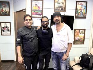 Maris Vijay Instagram - @singleboot director tariq khan @mumbai_photographers #director #directorofphotography #bollywood #bollywoodsongs #directorlife #music #musicvideo