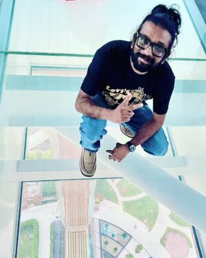 Maris Vijay Instagram - The Building is only as tall as the foundation is strong enough to build on.#dubaiframe #dubai #dubailife #dubai🇦🇪 #frame @marisvijayofficial @trinity_waves_studio @mmuzikofficial