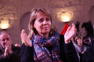 Marisa Matias Instagram - No domingo votamos como mulheres.

Foi assim que resumi ontem, no Porto, esta incrível campanha que nos levou das barragens de Miranda do Douro, à serra algarvia, das fábricas de Braga e Aveiro à luta pela habitação nas ruas de Lisboa. E a tanto mais. Pela casa, o salário, a saúde, a educação e o planeta, há um voto que conta pera eleger uma maioria por soluções. É o voto no Bloco.

📸 @anamendes.jpg