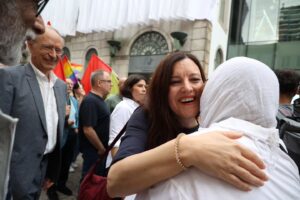 Marisa Matias Instagram - Foi um mar de povo bloquista a descer a rua de Santa Catarina no Porto. Pela igualdade, o salário, a casa, a paz e o planeta, a caminho dos últimos dias de campanha, sente-se em cada cidade e em cada esquina, reconhecimento e confiança na candidatura do Bloco. É possível uma Europa sem muros nem desigualdades, com direitos iguais para toda gente. No domingo, vota Bloco de Esquerda.

📸 @anamendes.jpg