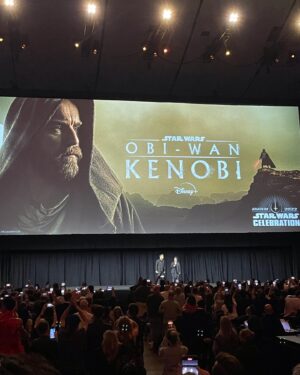 Marisé Álvarez Instagram - Demasiado orgullosa de ser parte de esta celebración. Gracias a la familia de @starwars por adoptarme. ❤️ @obiwankenobi ya está disponible en @disneyplus  #starwarscelebration #obiwankenobi Styled by @mela_selva