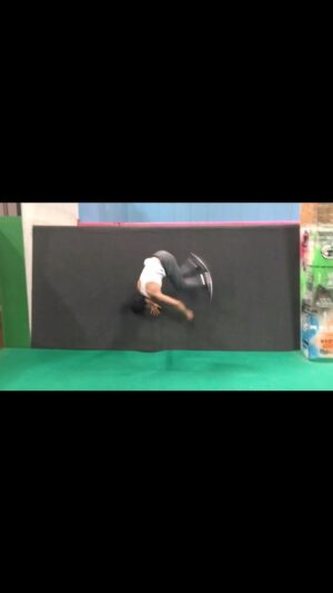 Marissa Labog Instagram - I ain’t scared, cause I know the truth... That I can do a mean flip. 🤪

#stuntperformer #stunts #stuntlife #stuntwomen #stuntwoman #fitnessmotivation #strongwomenrock