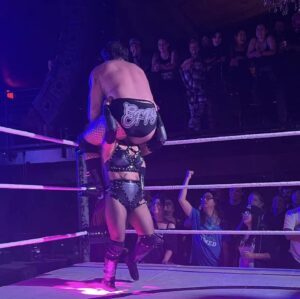 Maritza Janett Instagram - The difference between meeting @thealliekatch v @effylives in the ring 🖤 #Bussy 😂