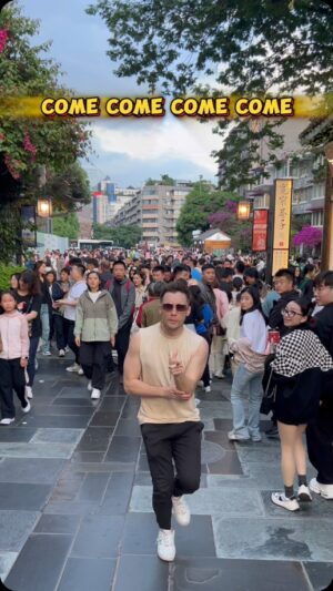 Mark O’Dea Instagram - Live from China. 

The Chinese English tour continues. 

#misheardlyrics #chinesesong ##中国ダンス