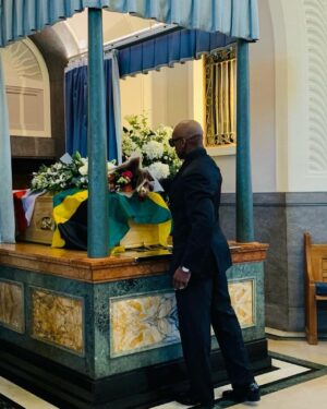 Mark Rhino Smith Instagram - Yesterday I laid my Mum Pauline Yvonne Smith Rest 🙏🏾❤️💐 I want to say a big thank you to all my family and friends and all of you for your support and well wishes. Please tell your loved ones, that you love them over and over again. Be kind, live your live life and pursue your dreams big or small. Mum I love you and I know you will be making friends wherever you are now 😍 Thank you to all my boys that I grew up with, we haven’t all been together for over 30 years ❤️
