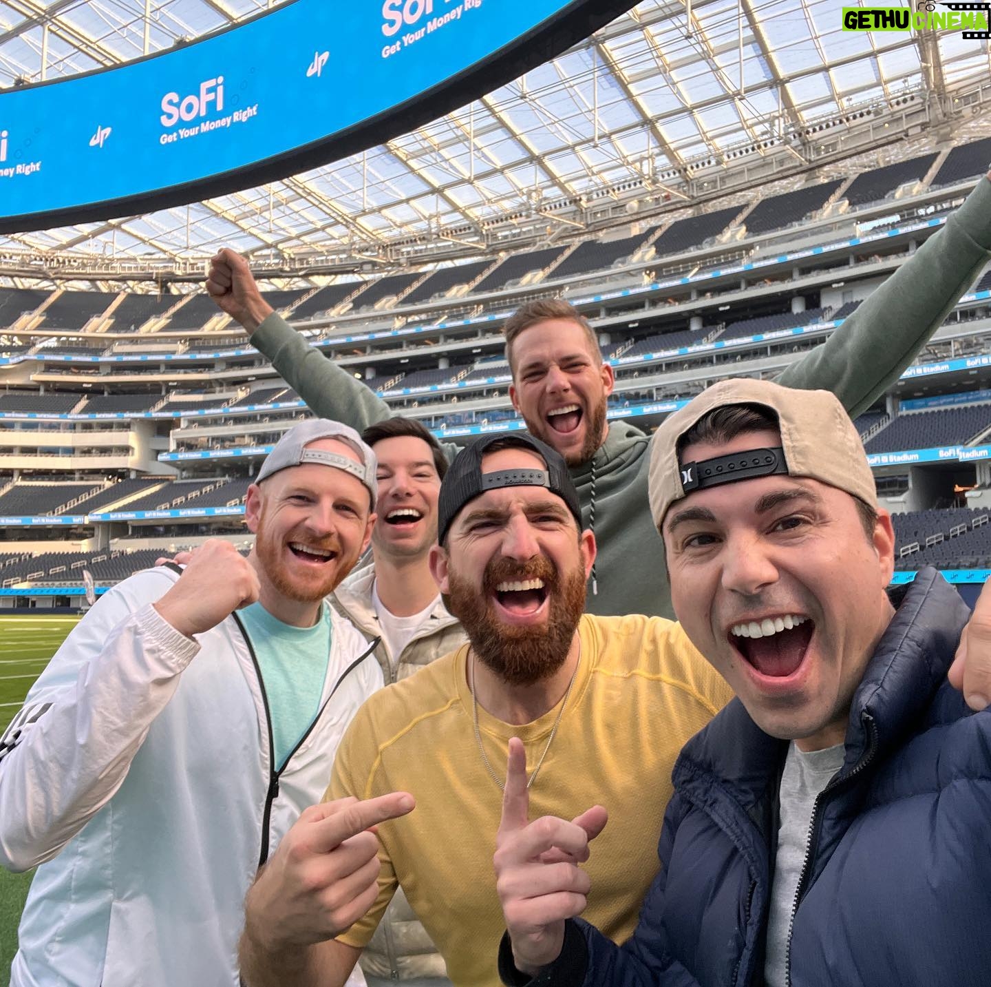 Mark Rober - 76.3K Likes - Hung out with these ABSOLUTE LEGENDS today!! I brought my nephew with me and they went out of their way to treat him like a king.
