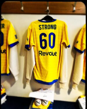 Mark Strong Instagram - I got to play with some incredible football legends yesterday at Chelsea’s stadium on my birthday in aid of rebuilding schools in Ukraine. It was an amazing day with a crowd of 30000 and some of the most talented ex-pros gathered in one place. Zola Cannavaro Seedorf Pires Eto’o and captained by Shevchenko and Zinchenko to name but a few.. I make no apologies if you’re not a football fan but having followed the Arsenal since I was 7 years old and growing up in Islington in north London it’s in my DNA! If you would like to help out please visit www.game4Ukraine.com to donate..
@game4ukraine @andriyshevchenko @zinchenko #football #footballplayer #footballgame #legends #ukraine