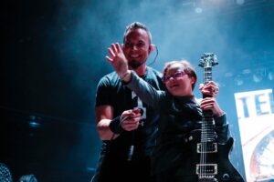 Mark Tremonti Instagram - Thanks for an awesome night Milan!! It was an unforgettable show!
@officialalterbridge #pawnsandkingstour