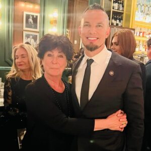 Mark Tremonti Instagram - Congratulations to the @Sinatra family on the opening of the #Sinatra Bar & Lounge in Nashville over the weekend. This place is special.
Our friend Charlie Pignone invited us to perform #MyWay for the grand opening which was broadcasted on @Siriusxm #SiriuslySinatra.
Tina Sinatra, @trishayearwood, @lorriemorgan_official , Joe Piscopo (to name a few) all under one roof, it was an incredible experience!
