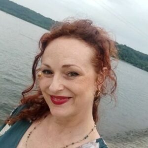 Markéta Hrubešová Instagram - @hlucin další z letošních 🇨🇿🇨🇿🇨🇿🇨🇿 nádherných překvapení! Krásně renovovaná štěrkovna s wake parkem a parádním prostorem pro konání koncertů a dalších společenských akcí 👌👌👌 Pivní festival se vydařil na 💯💯💯💯💯💯 procent! Skvělé pořadatelky Petra  Lichovníková a Petra Kozová - děkuji za pozvání a úžasný servis!👍👍👍💕 Víc než báječný pan starosta Pavel Paschek, který nezkazí žádnou legraci a senzační návštěvníci, co byli na obou mých vystoupeních 💗💗💗 Byla to čistá radost pro vás vařit a být s vámi až do pozdních večerních hodin ⭐⭐⭐ A jsem ráda, že vám chutnalo ❣️❣️❣️ Děkuji @thermomix_cz_official za support při vaření těch mnoha a mnoha porcí 🥦🥦🥦 @kuchyne_gorenje za vždy připravené vybavení bez kompromisů a taky @syslos007 🙏🙏🙏 , který nereptá a maká ❣️❣️❣️❣️ Děkuju ⭐⭐⭐⭐