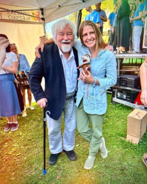 Markéta Irglová Instagram - Had a wonderful time at @festivalslunovrat with my friends from @jihoceskafilharmonie 💗 we played outdoors during sunset to a beautiful audience, what a wonderful way to celebrate summer solstice. ✨ Many thanks to all the wonderful people we met and a special thanks to my dad for organizing and accompanying us on this beautiful adventure. 💫