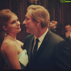 Marko Caka Instagram - "Kur vdekja të vjen si në film"
RIP Julian Sands 🙏
Isha me fat që luajta pranë teje duke  njohur  nga afër talentin tënd të madh që kishe në aktrim.
#juliansands #greatactor #honeyflood #film #actinglife #newyork #longisland