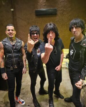 Marky Ramone Instagram - Peace man!!!🤓😉😊🌎🌍🌏 #noflags