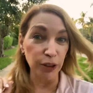 Marlene Maseda Instagram - Escribe YO QUIERO para enviarte la técnica que me ha dado resultado durante toda mi vida. Te la enviaré por medio de mi comunidad. 

El dinero, más allá de ser simplemente un medio de intercambio o un conjunto de billetes y monedas, representa una forma de energía en nuestra vida. Es un reflejo de la abundancia y del flujo constante de dar y recibir que mantiene en equilibrio el universo. Cada transacción, inversión o ahorro que realizamos no es solo una acción financiera, sino también un intercambio energético que refleja nuestra relación con la abundancia y con nosotros mismos.

La práctica de Ho'oponopono, una antigua sabiduría hawaiana, ofrece una poderosa herramienta para limpiar y armonizar la energía relacionada con el dinero. Este método, basado en la repetición de cuatro simples pero profundas frases —"Lo siento", "Perdóname", "Te amo", "Gracias"—, nos ayuda a liberar bloqueos, miedos y creencias limitantes que nos impiden vivir en abundancia.

Al aplicar Ho'oponopono en nuestra relación con el dinero, estamos invitando a una limpieza profunda de memorias y patrones que no solo afectan nuestra capacidad de generar y mantener riqueza, sino que también impactan cómo experimentamos la abundancia en todas sus formas. Es un acto de amor propio y de responsabilidad que nos permite sanar nuestra relación con la energía del dinero, reconociendo que merecemos prosperidad y que estamos abiertos a recibir todo lo bueno que el universo tiene para ofrecernos.

Practicar Ho'oponopono con intención y regularidad nos enseña a soltar el miedo y la ansiedad que a menudo rodean al tema del dinero, reemplazándolos por paz, confianza y gratitud. Al hacerlo, no solo transformamos nuestra realidad financiera, sino que también contribuimos a un flujo más armónico y positivo de energía en nuestras vidas y en el mundo que nos rodea.

Te deseo una vida próspera y feliz 
Con Amor
Marlene Maseda 
Neuro Coach Integral