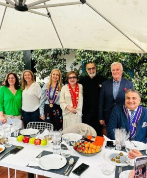 Maroun Chedid Instagram - It was amazing having all of you at @ritagegarden on World Chaîne Day! @chainedesrotisseurs_lebanon 

#chainedesrotisseurs #worldchaineday #RitageGarden #gatheringslikethese #Lebanon